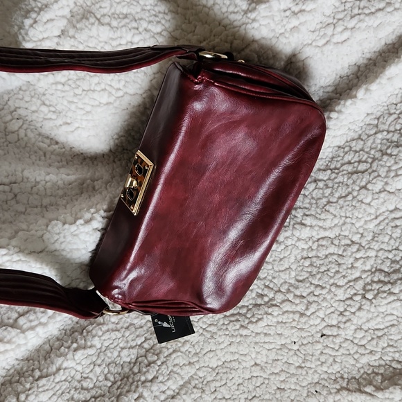 Liz Claiborne Handbag with Lock - Picture 2 of 5